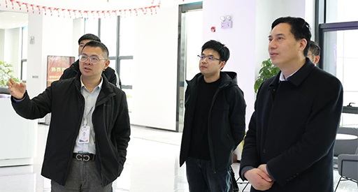 Zhang Qing, Secretary of the Party Working Committee and Director of the Management Committee of Feixi Economic Development Zone, visited Hanxing Energy for research